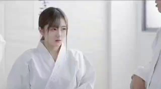 女神级尤物美女！细腰美腿极度诱惑！吊带黑丝袜，搔首弄姿性感，紧致小穴扣弄，娇喘呻吟非常骚